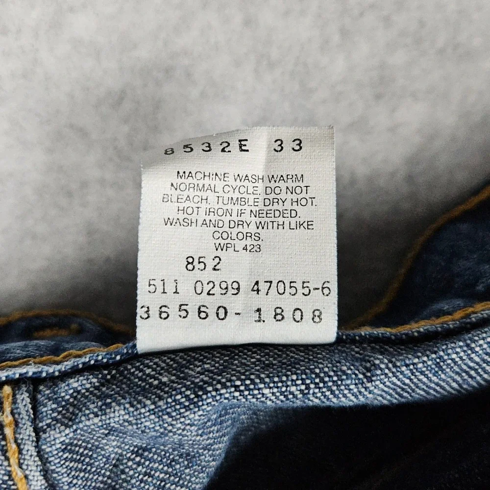 Vintage Levi's Men's 36 Blue Denim Jeans Shorts 560 Loose Fit 90s USA Made Baggy